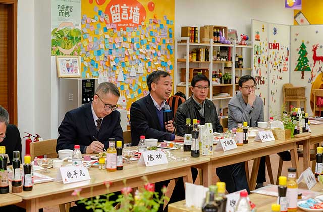 (中國食品科學(xué)技術(shù)學(xué)會(huì )副理事長(cháng)丁鋼強發(fā)言)