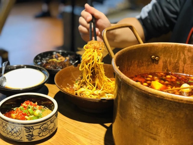 （重口味飲食習慣帶來(lái)身體負擔）